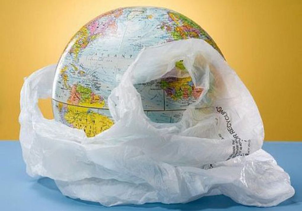 Public Shows Overwhelming Support for Plastic Bag Ban in Europe