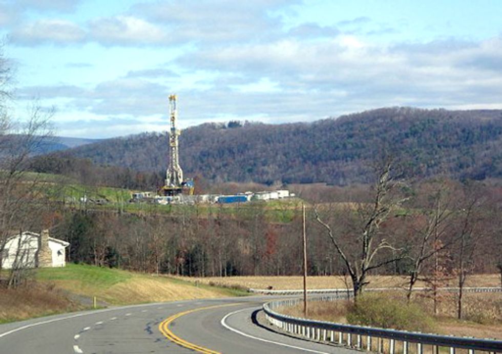 EPA Finally Issues First Limits on Air Pollution from Natural Gas Fracking
