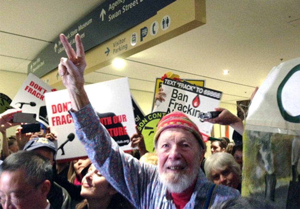 1,500+ New Yorkers Rally Against Fracking at Gov. Cuomo’s State of the State Address