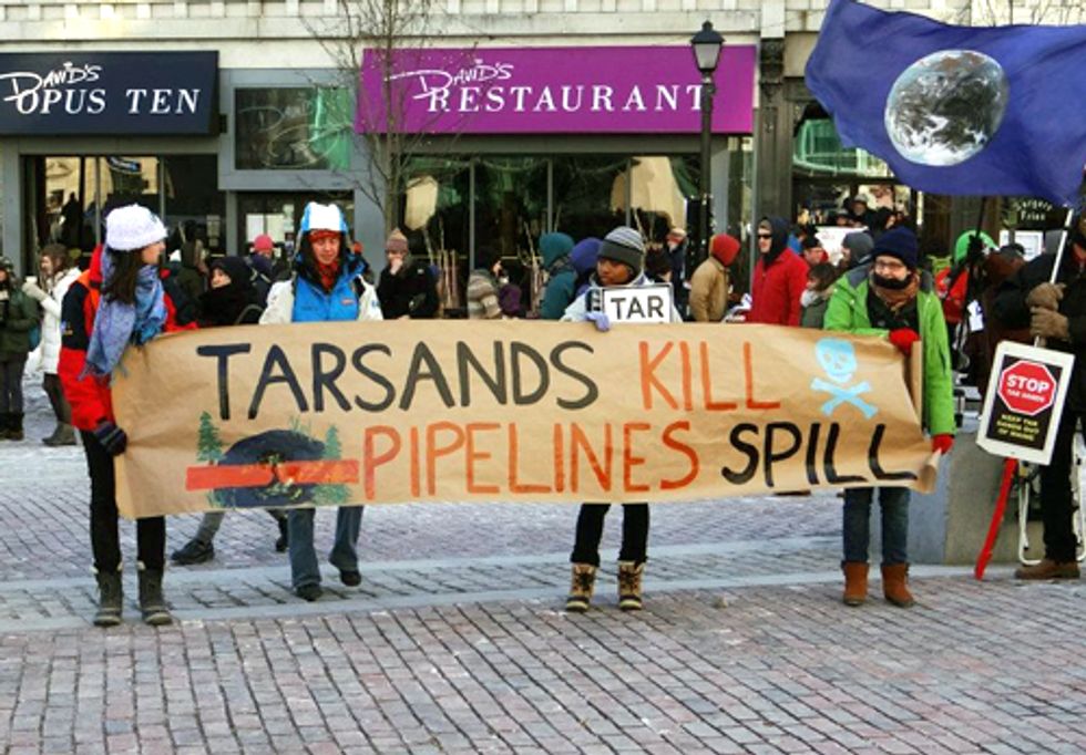 Hundreds Rally Against Proposed Tar Sands Pipeline