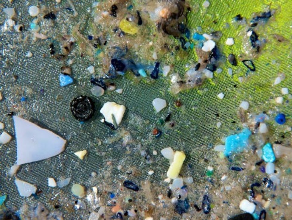 The Fallacy of Cleaning the Gyres of Plastic with a Floating 'Ocean Cleanup Array'