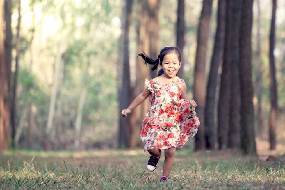 running, sprinting, barefoot, child, joy