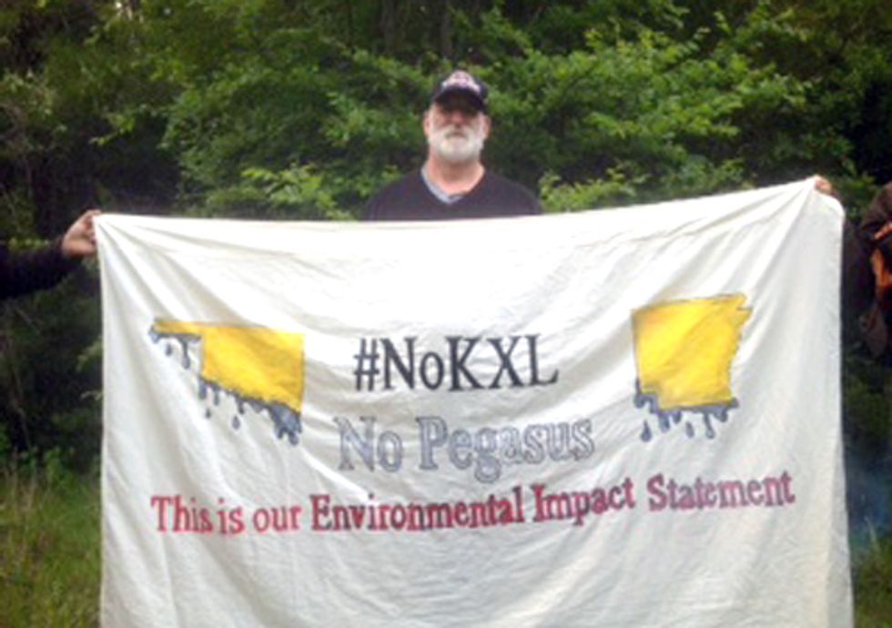 Keystone XL: Activist Locks Himself to Machinery, Marks Close of State Department Comment Period