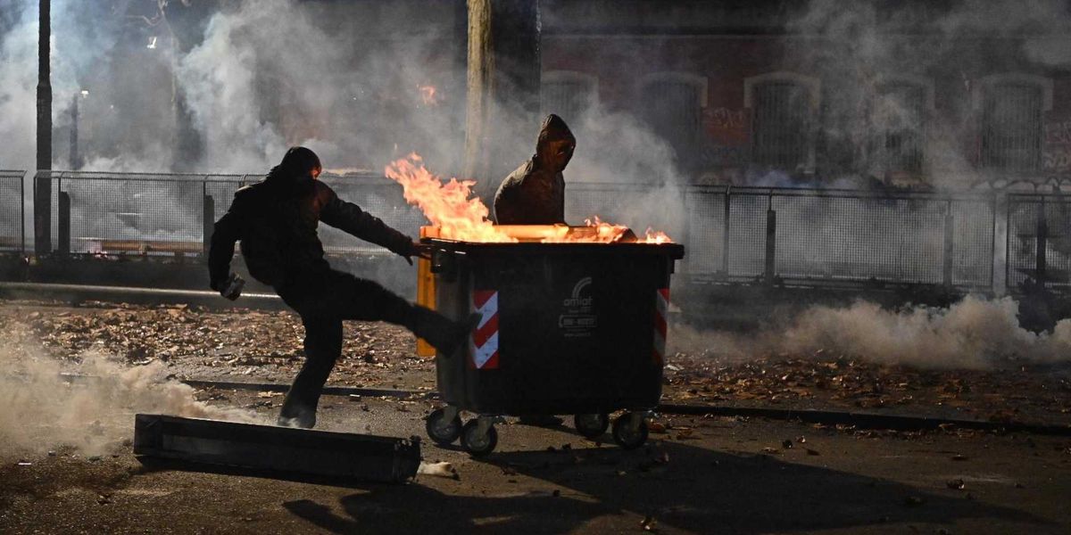 I giudici ai picchiatori rossi: «Fate pure i vostri comodi»