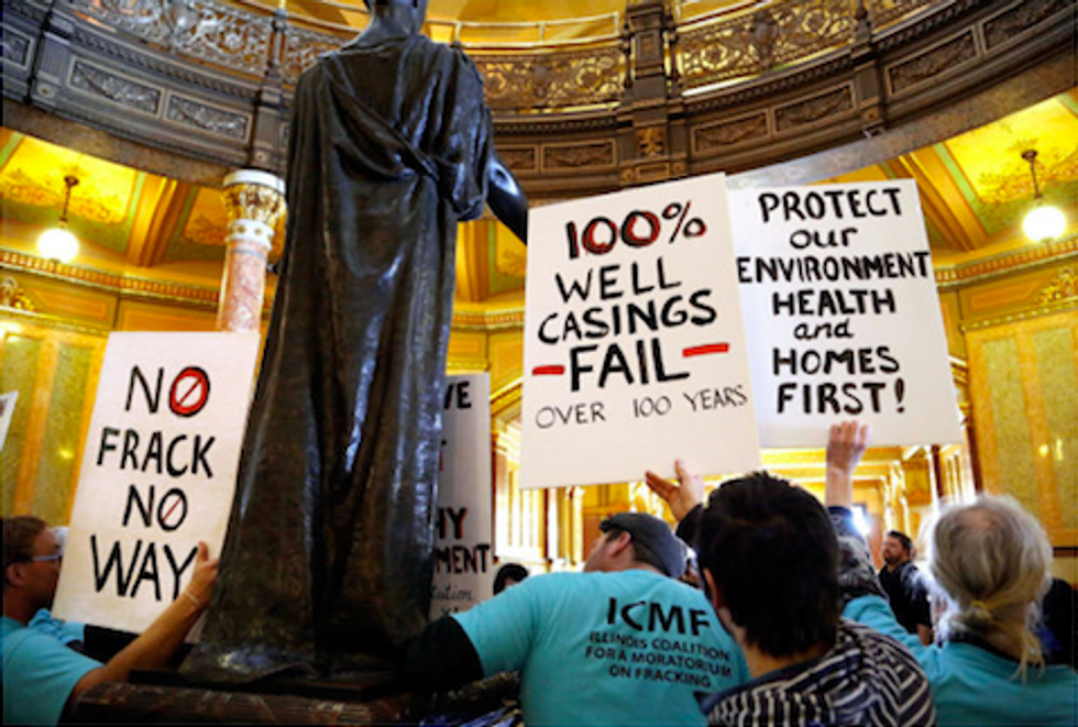 Illinoisans Urge Gov. Quinn to Reject Fracking Bill and Pass Moratorium
