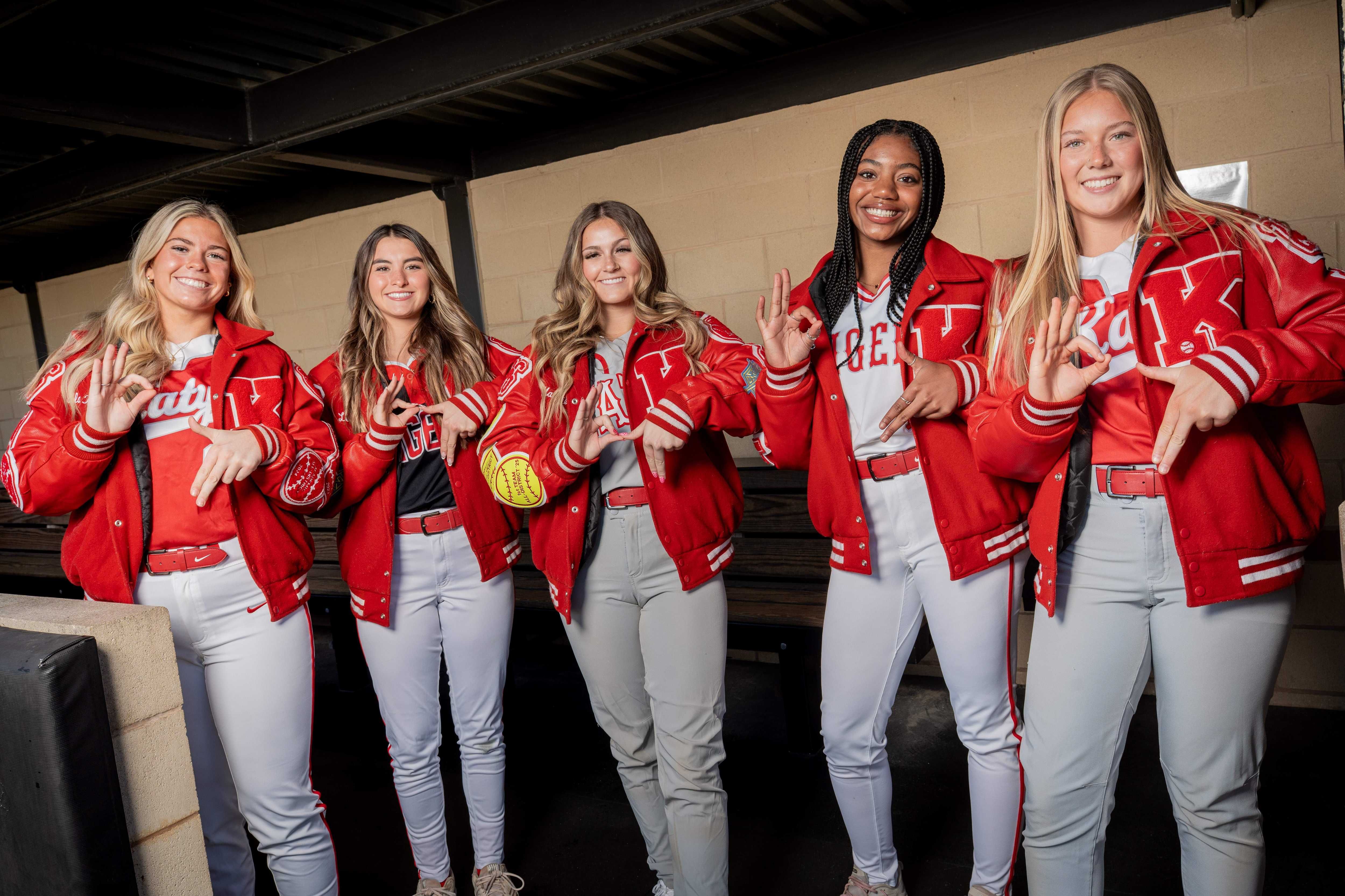 GRIT OVER GLAMOUR: Unmoved by the hype, No. 3 Katy aims for a third ring