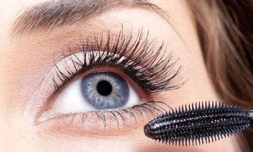 eye makeup mascara