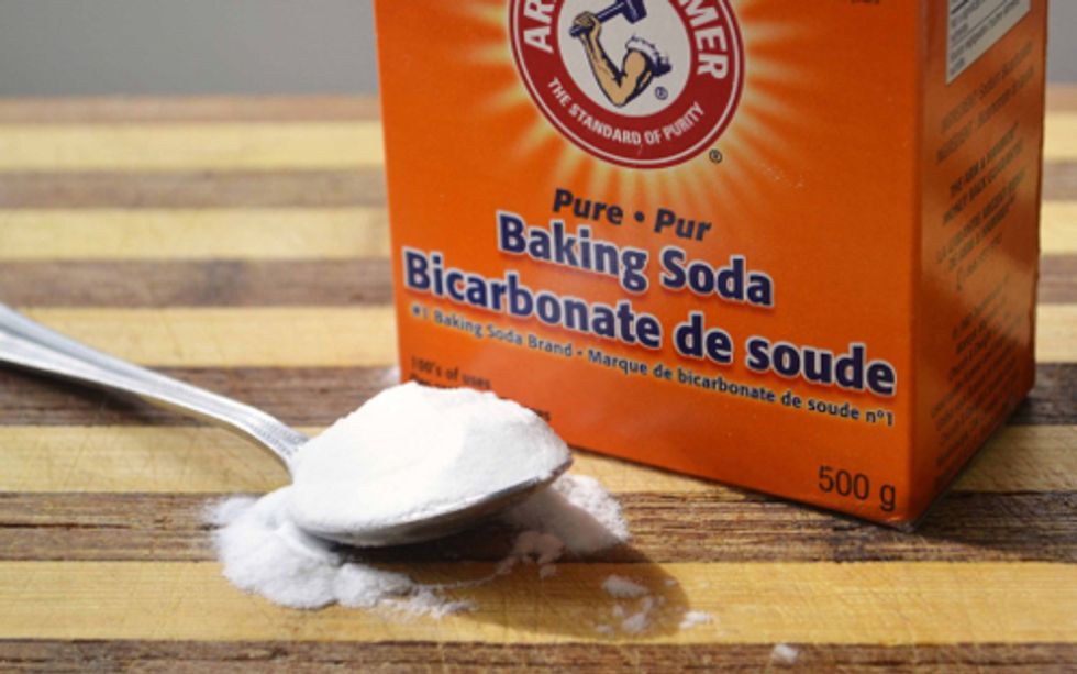 16 Eco-Friendly Ways to Clean With Baking Soda