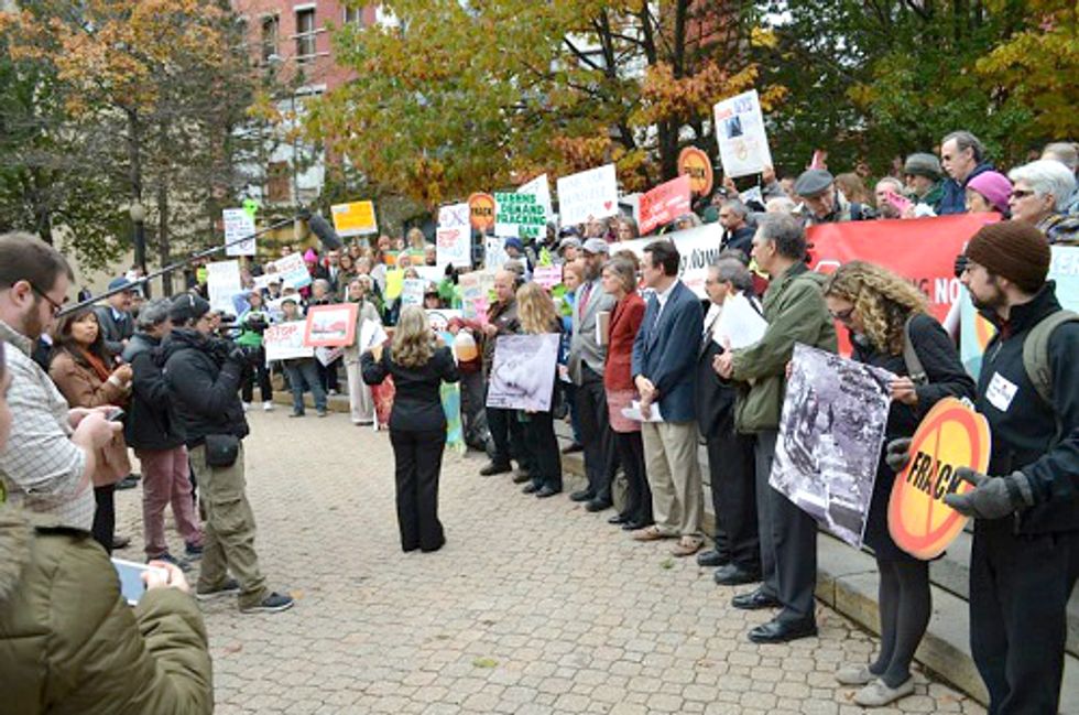 New Yorkers Rally Against Fracking Infrastructure and Flawed LNG Regulations