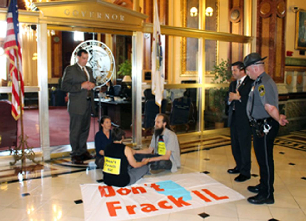 Concerned Citizens of Illinois Protest Fracking Regulation Bill
