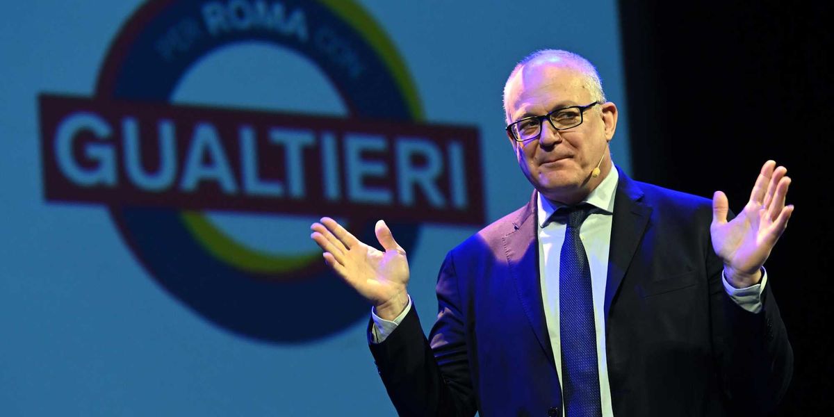 Gualtieri tira la sòla pure ai romani: 1.000 euro se circoli con l’elettrica