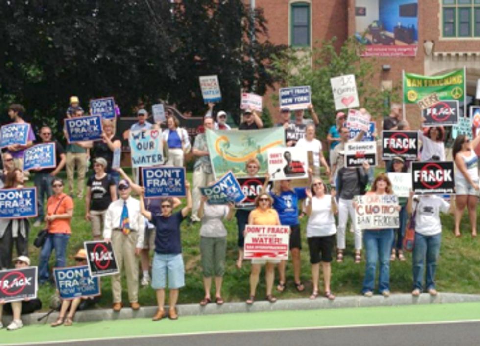 New Yorkers Call for Renewables at Anti-Fracking Rally During Cuomo Fundraiser