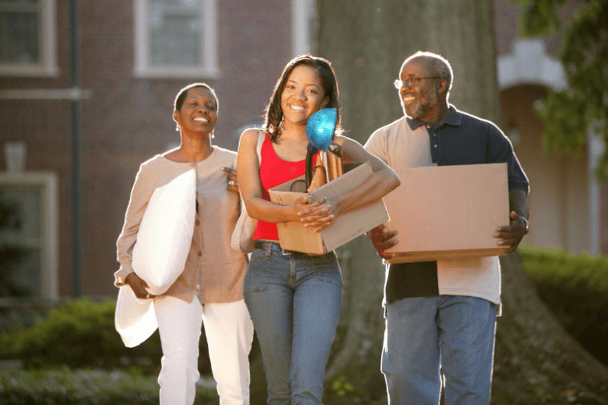 college, college major, college majors, moving to college, moving in at college, parents help move into college