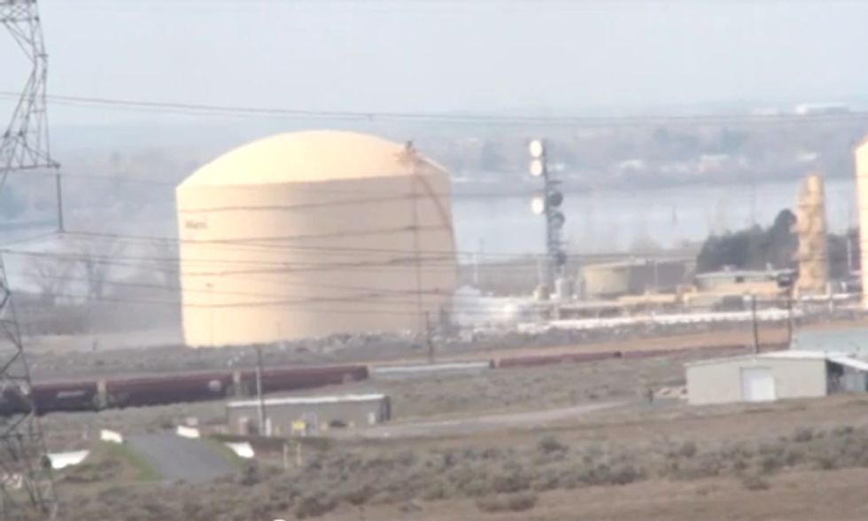 Large LNG Explosion Displaces Hundreds in Washington