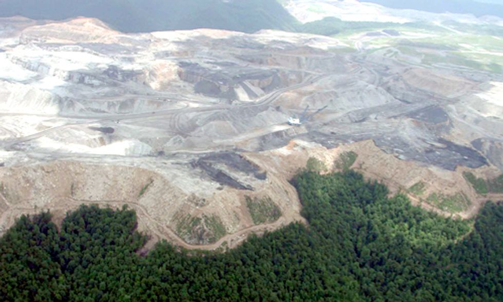 Report Finds Top Banks Moving Away From Investment in Coal