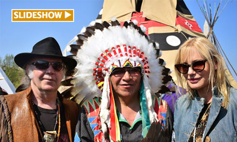 Thousands March at 'Reject and Protect' Protesting Keystone XL Pipeline