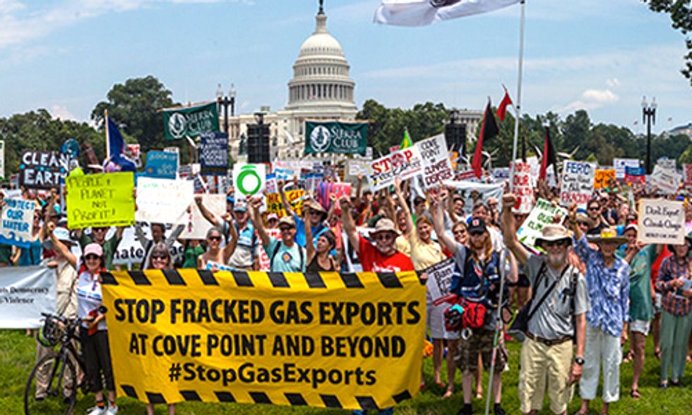 1,000+ March in DC Demanding a Halt to Fracked Gas Exports