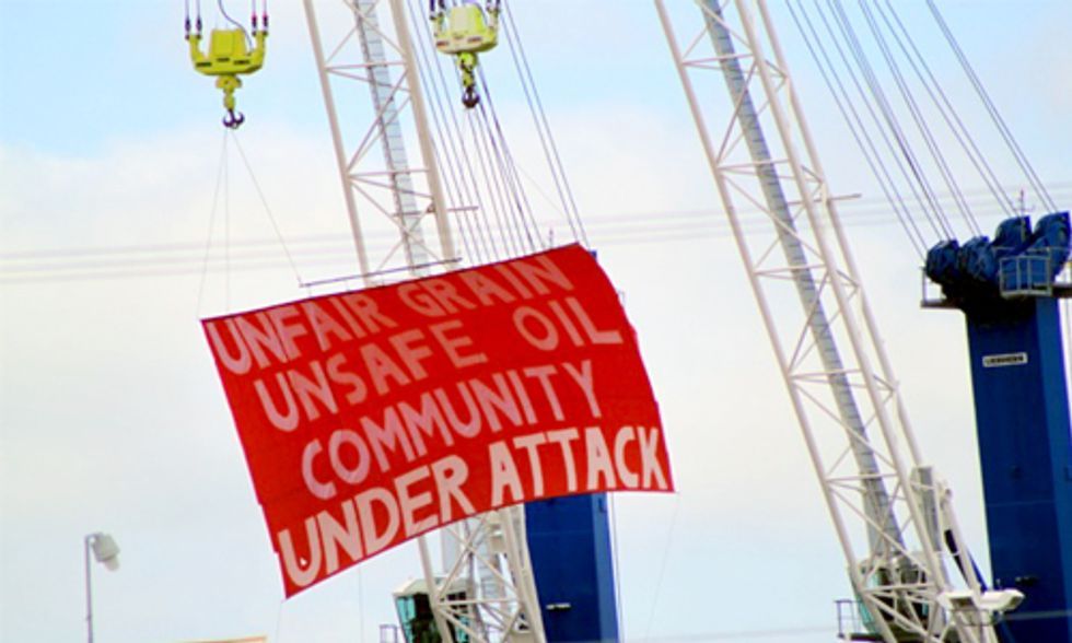 Dockworkers Protest Crude-By-Rail Terminal and Unfair Labor Practices