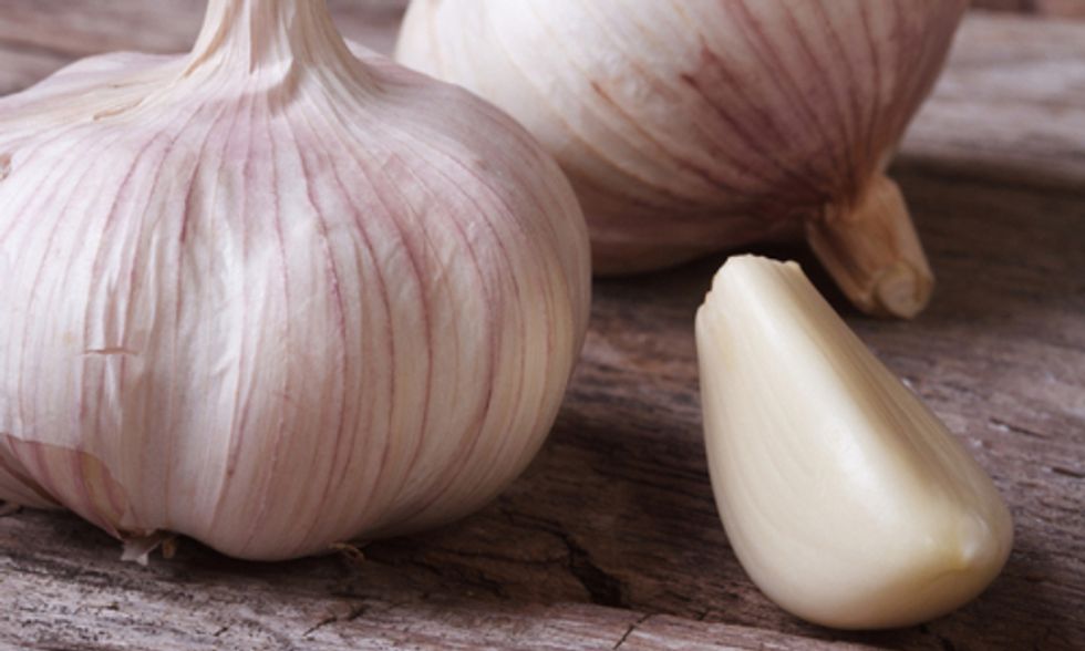 11 Proven Health Benefits of Garlic