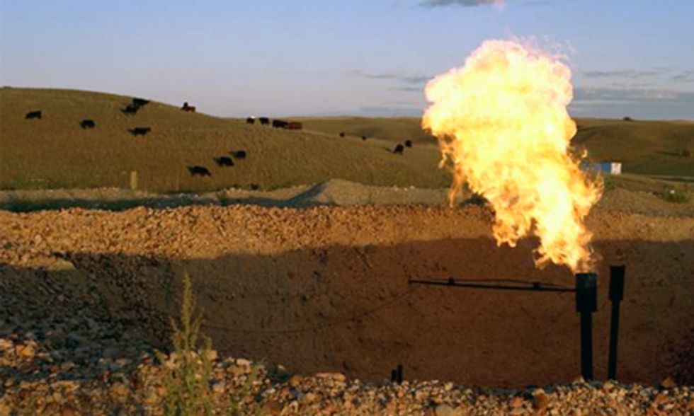 Satellite Map Shows Fracking Flares in Texas and North Dakota Equal to Greenhouse Emissions From 1.5 Million Cars