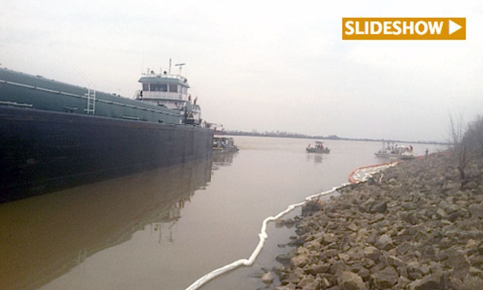 Barge Oil Spill Closes 65 Miles of Mississippi River