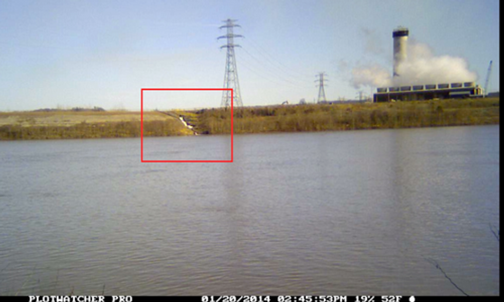 Hidden Camera Reveals Dumping of Toxic Coal Ash Into Ohio River