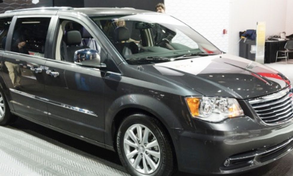 Nation's First Plug-In Hybrid Electric Minivan Coming Soon