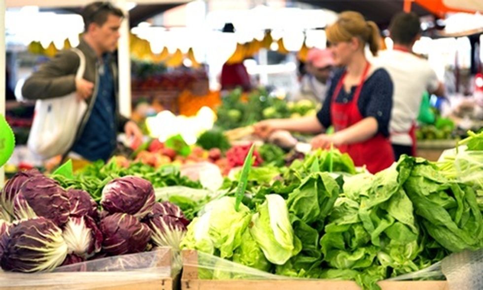 10 Superfoods You Can Buy This Spring at Your Local Farmers' Markets