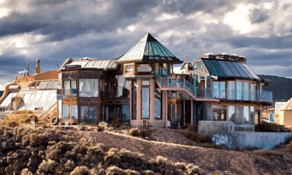 40 Incredible Photos Show Why Earthships Make the Perfect Home