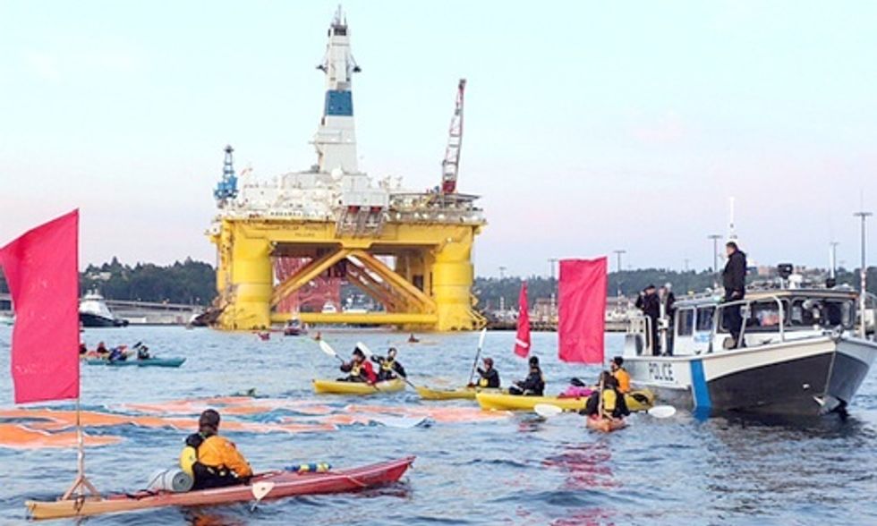 14 Detained Blockading Shell Oil Rig Headed for the Arctic