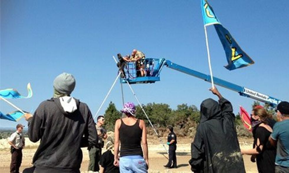 4 Arrested Blockading the U.S. First Tarsands Mine in Utah