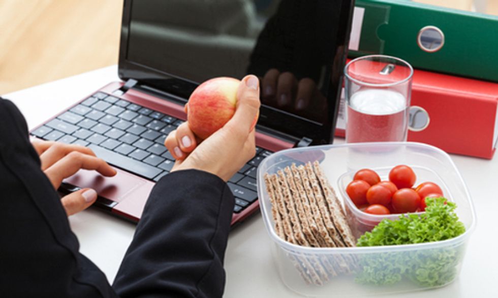 6 Ways to Include Superfoods When You Travel