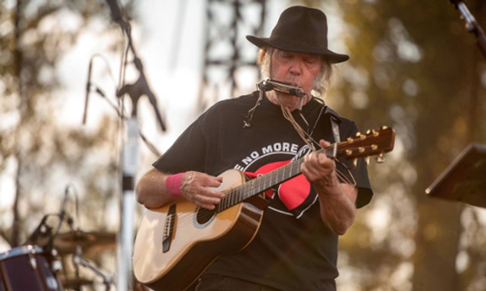 Neil Young Boycotts Starbucks Over Its Opposition to GMO Labeling