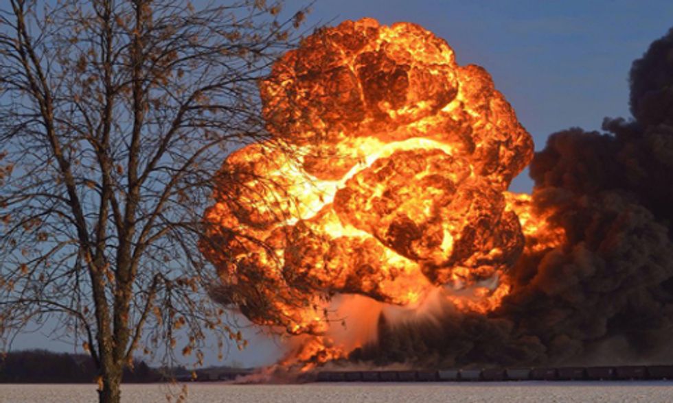 Lawsuit Filed Calling for Ban on Fracked Oil Bomb Trains