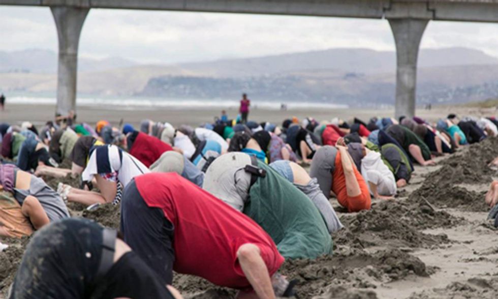 New Zealanders Bury Heads in Sand ... Just Like Their Government