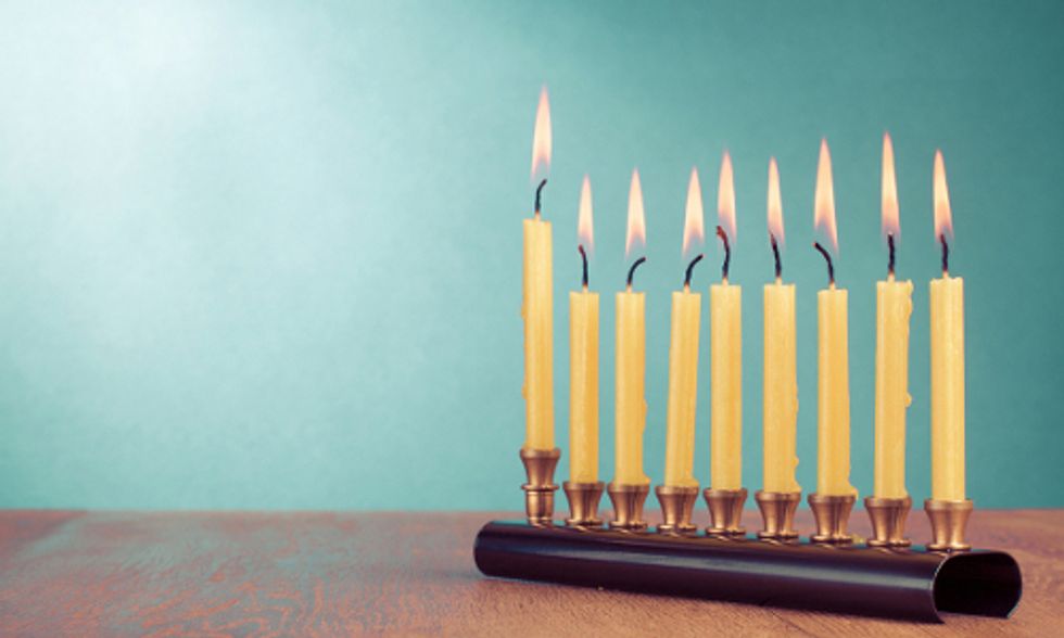 6 Easy Ways to Green Your Hanukkah