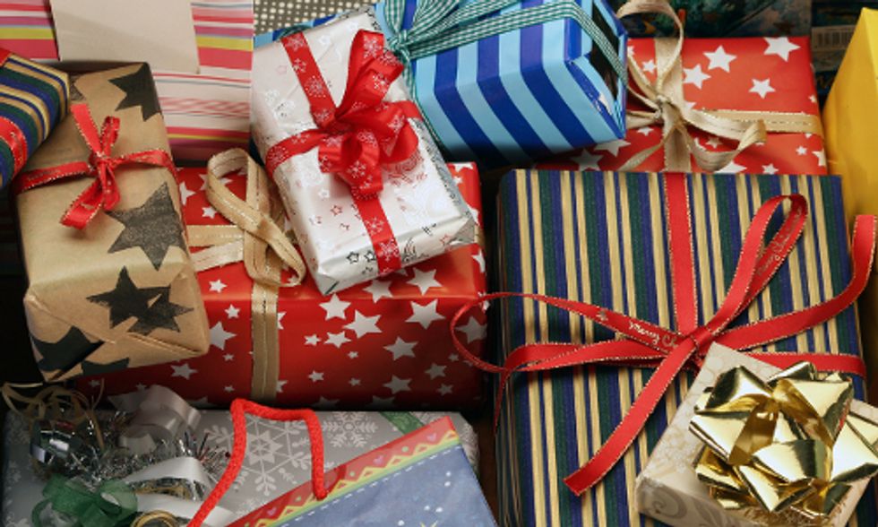 7 Ways to Be Less Wasteful This Holiday Season