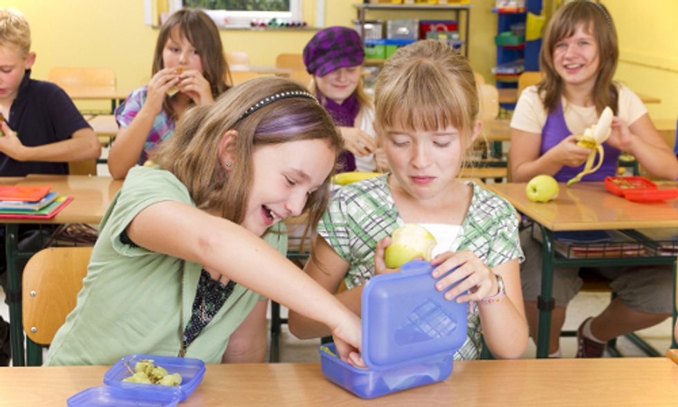 1 Simple Way to Get Your Kids to Eat Their Fruits and Veggies