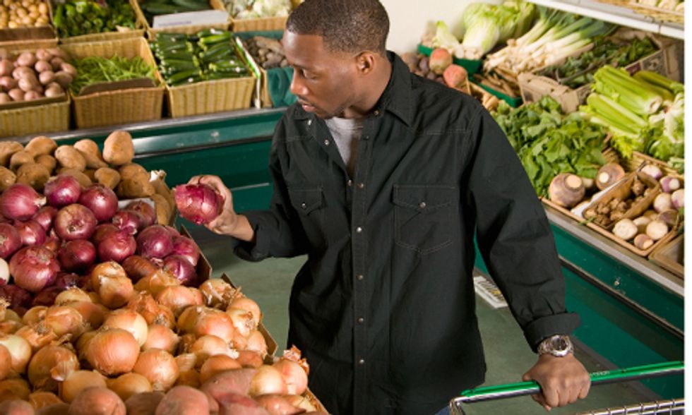 5 Ways to Make Grocery Shopping Healthier for You and the Planet