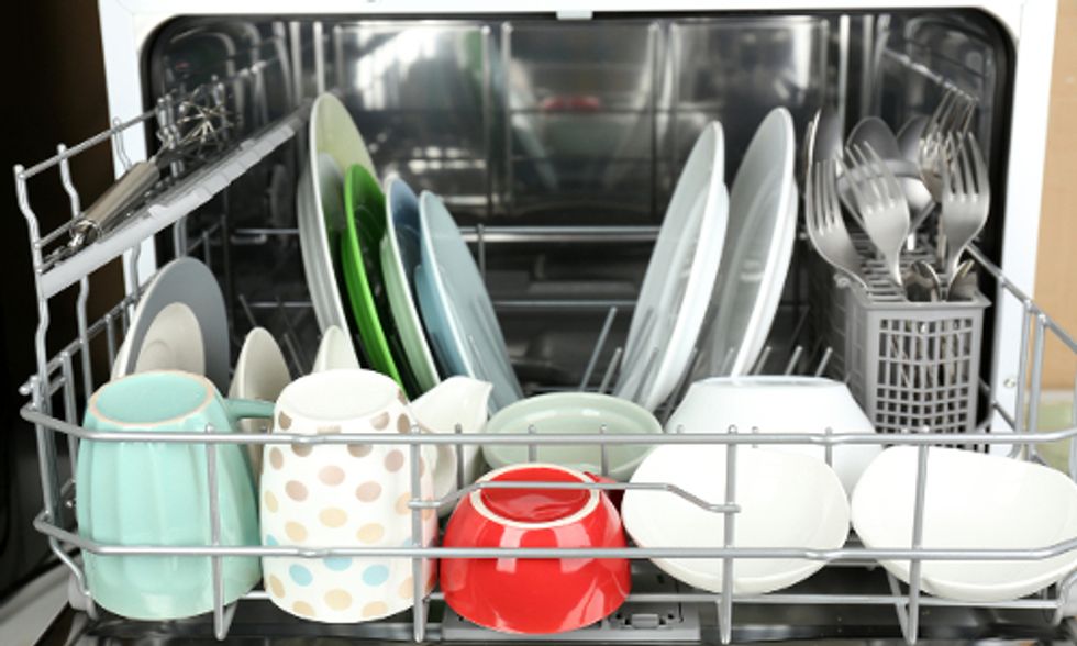 5 Tips for Nontoxic Dishwashing
