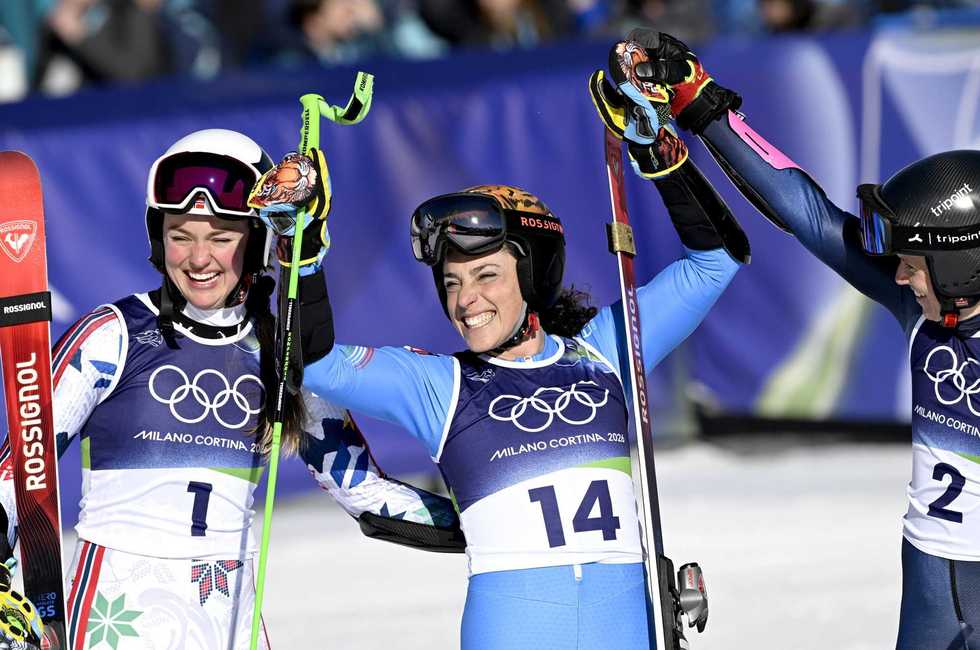 Milano-Cortina, immensa Brignone vince il gigante e fa il bis. Superato il record di Lillehammer 94