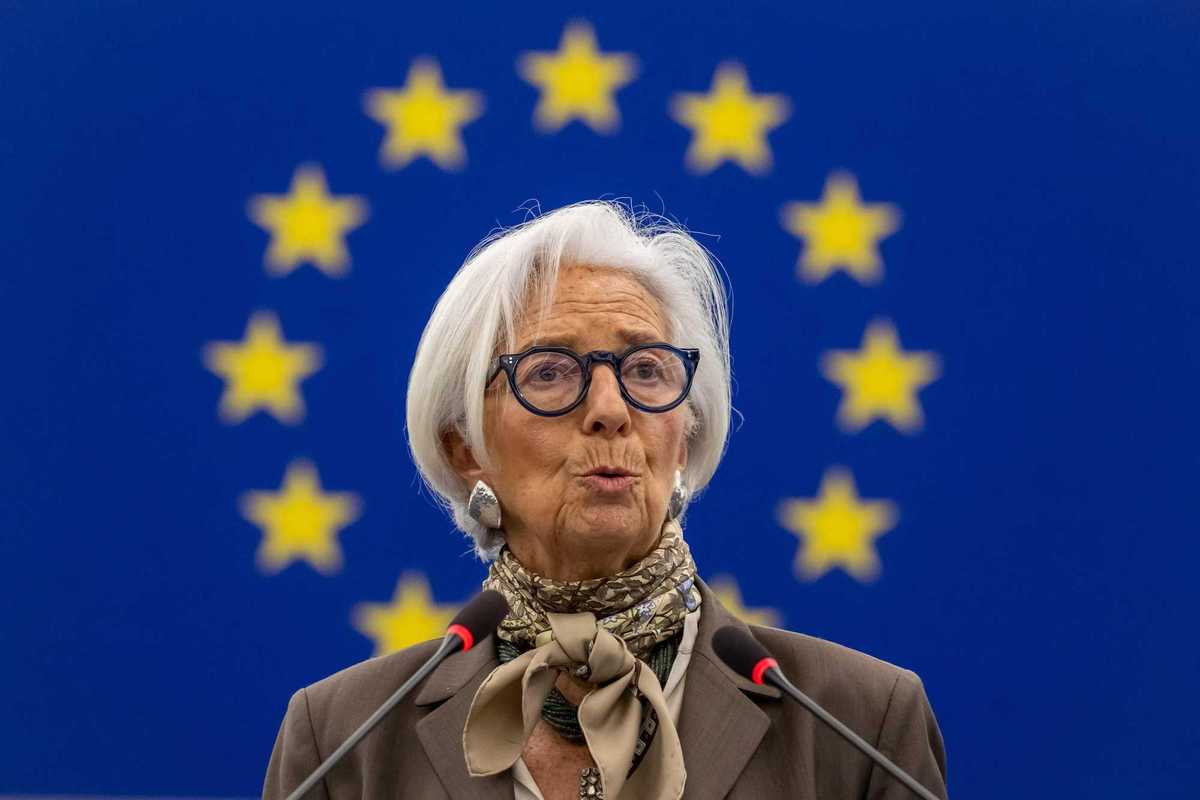 La Bce offre soldi a chi non vende titoli in euro