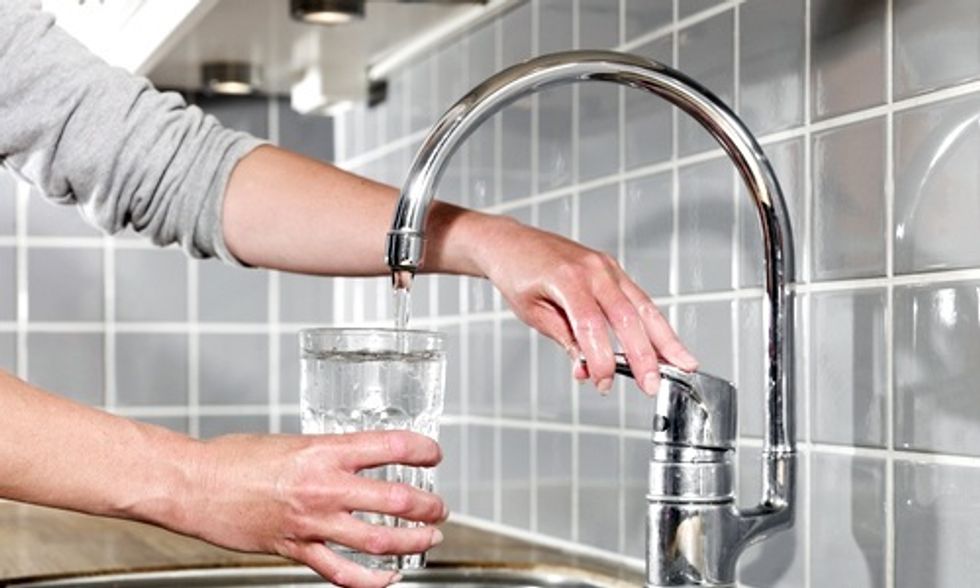 10 Million Bacteria Live in Your Drinking Water: Are They Dangerous?