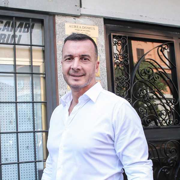 Il portavoce astioso con la sindrome del divo