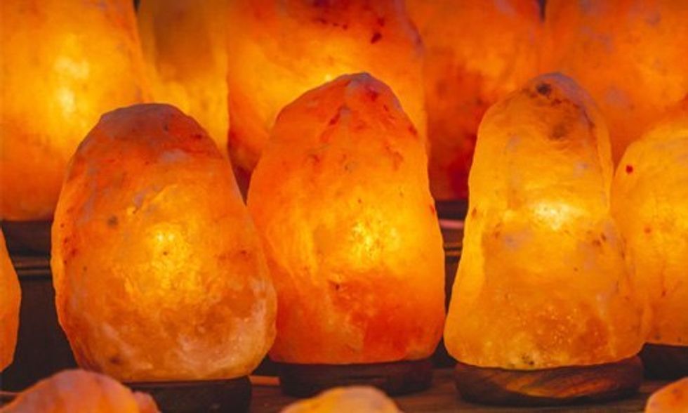 Why You Should Have a Himalayan Salt Lamp in Your Home