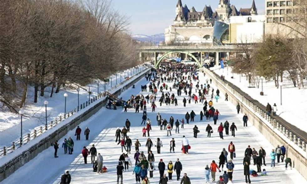 'World's Largest Skating Rink' Provides Carbon-Free Commute