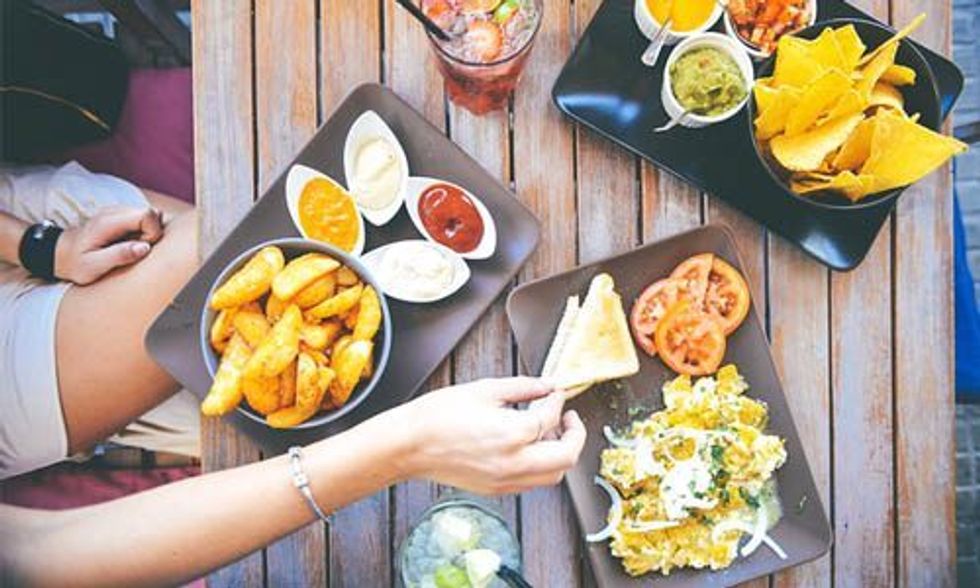 Eating More Slowly Can Help You Lose Weight