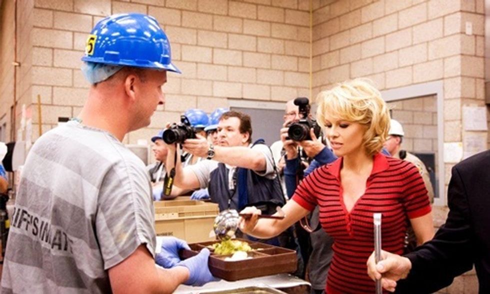 Pamela Anderson: If Louisiana Prisons Go Vegan, I'll Come Cook and Serve Lunch to the Inmates