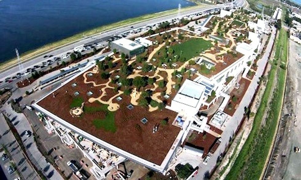 Facebook Rooftop Building Take a Tour of Facebook's Massive 9-Acre Rooftop Park - EcoWatch