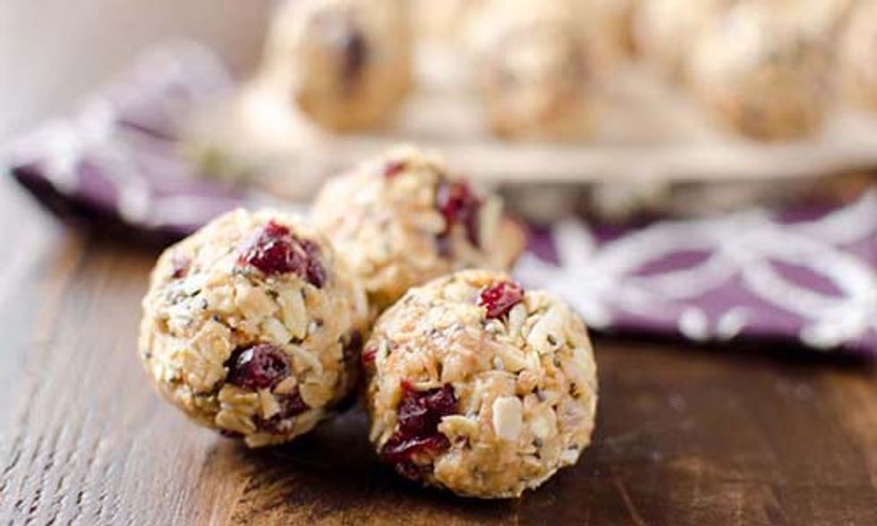 10 Super Healthy Snacks You Can Take Anywhere